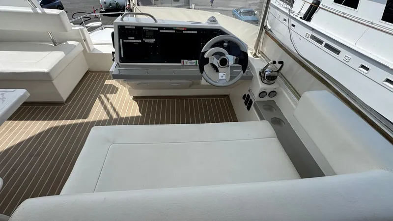 Frida Cat Yacht Photos Pics 2018 Leopard Power Cat Flybridge Helm