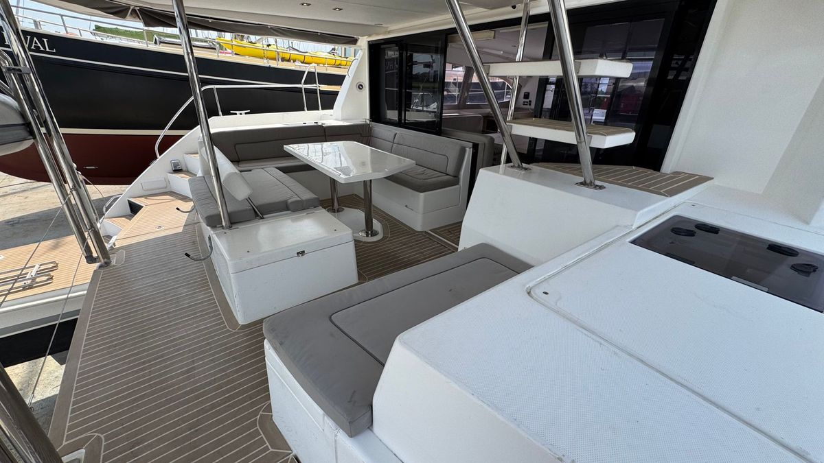 2018 Leopard 43 