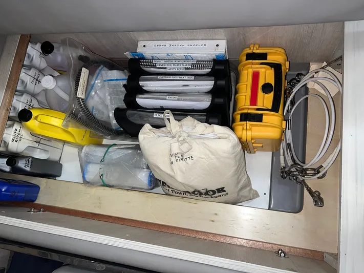 Frida Cat Yacht Photos Pics 2018 Leopard Power Cat Storage