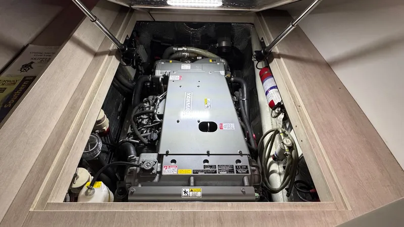 Frida Cat Yacht Photos Pics 2018 Leopard Power Cat Engine Room