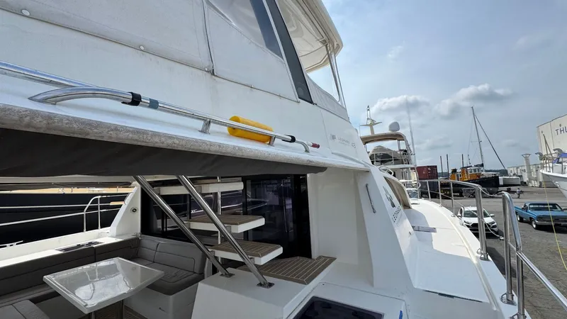 Frida Cat Yacht Photos Pics 2018 Leopard Power Cat Side Deck with Grab Bars