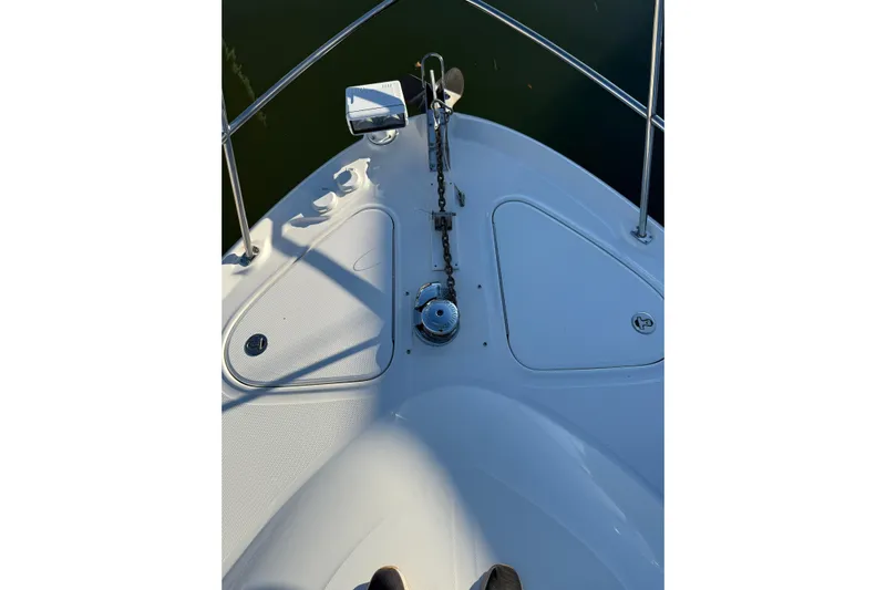 Sea Trials Yacht Photos Pics 2007 Sea Ray 44 Sedan Bridge bow with anchor and railing.