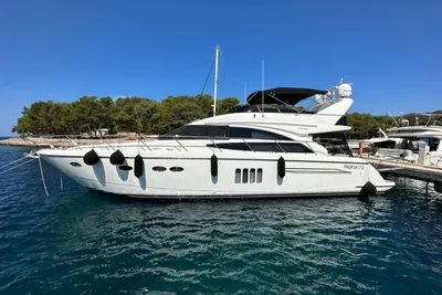 2010 Princess 62