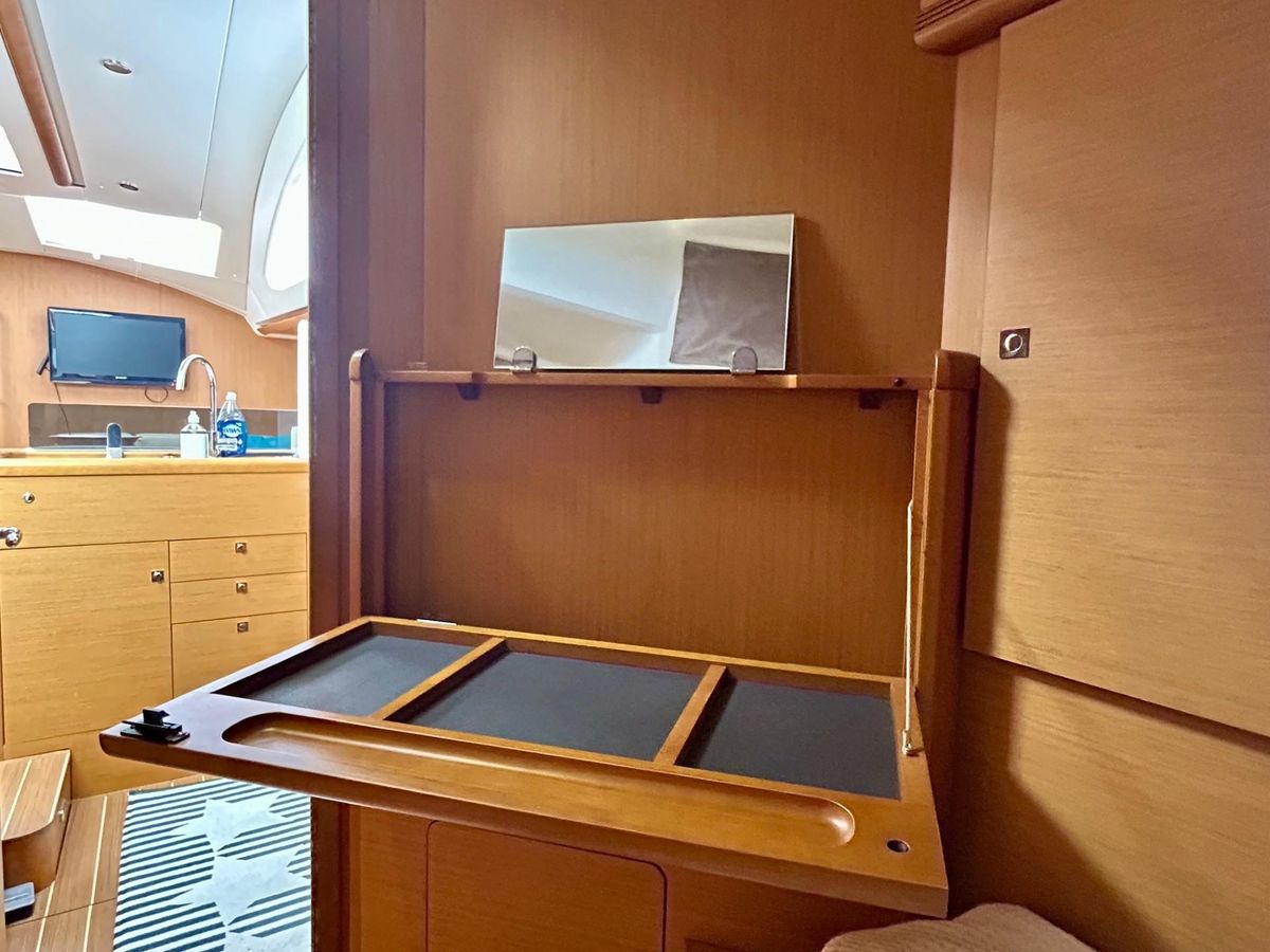 2012 Jeanneau 50 