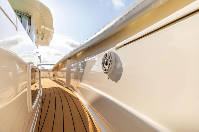 Nelli Bear Yacht Photos Pics 