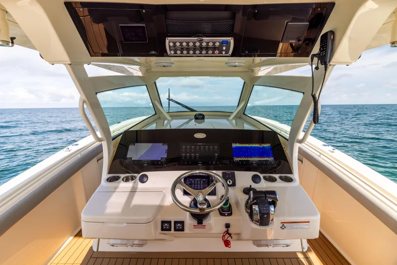 Nelli Bear Yacht Photos Pics 