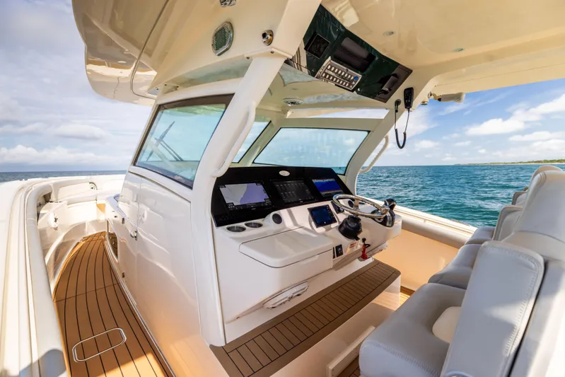 Nelli Bear Yacht Photos Pics 