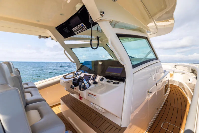 Nelli Bear Yacht Photos Pics 