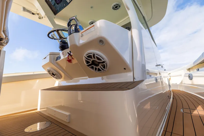 Nelli Bear Yacht Photos Pics 