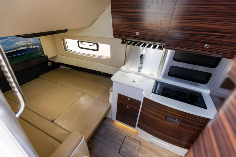 Nelli Bear Yacht Photos Pics 