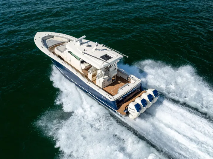 Nelli Bear Yacht Photos Pics 