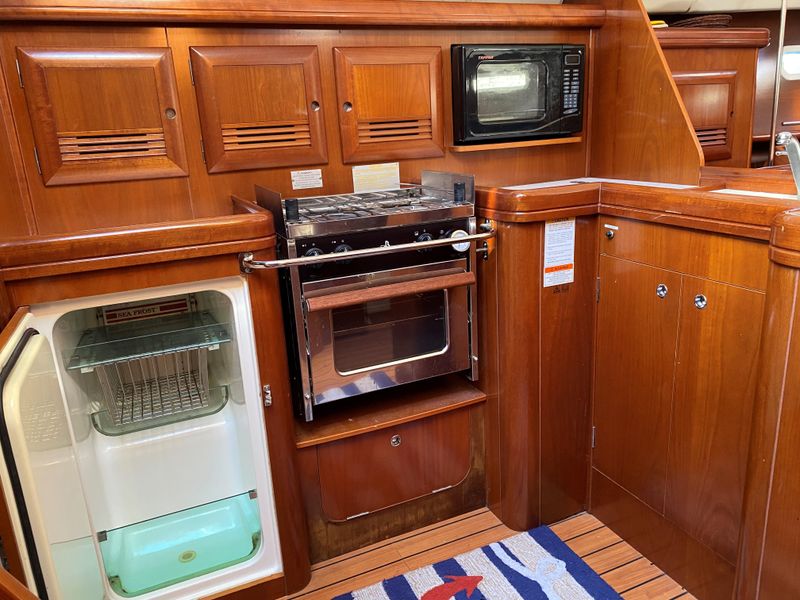 2005 Beneteau 373