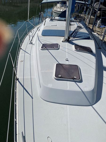 2005 Beneteau 373