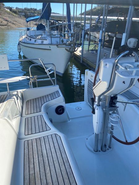 2005 Beneteau 373