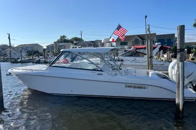 Everglades 340DC