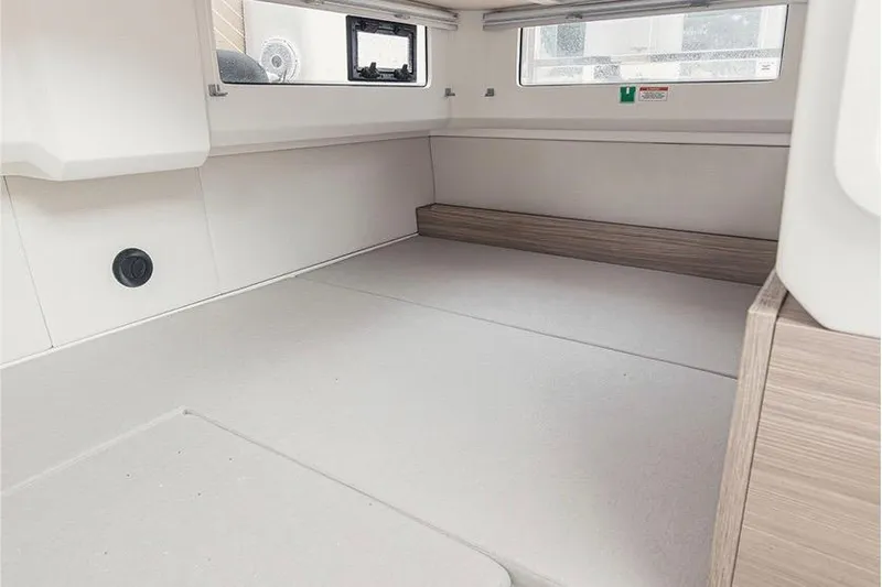 Sierra Tango VI Yacht Photos Pics Aft Cabin Sador 400 GTO