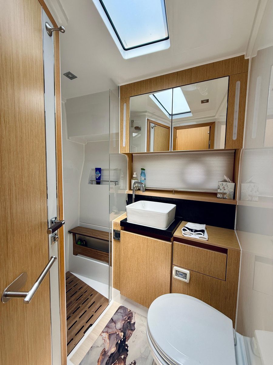 2019 Sealine 44 