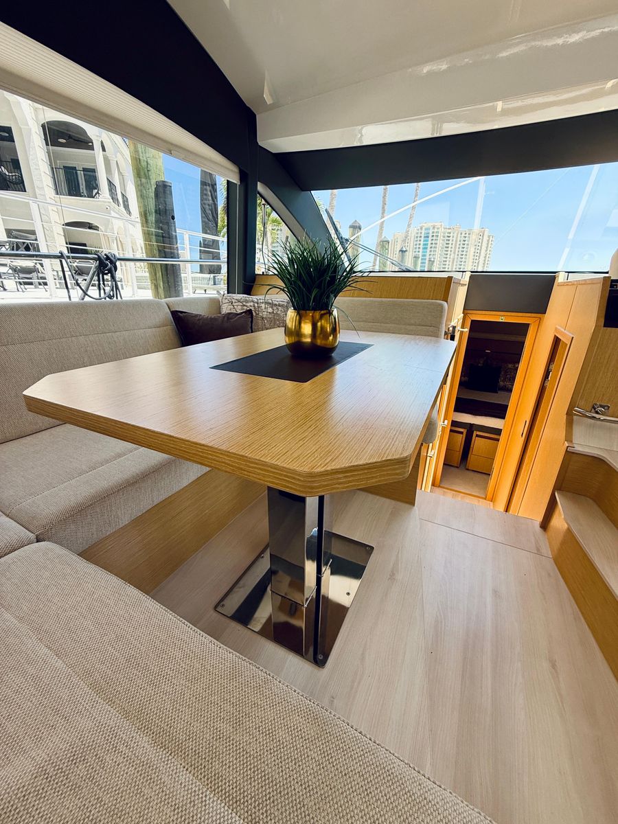 2019 Sealine 44 