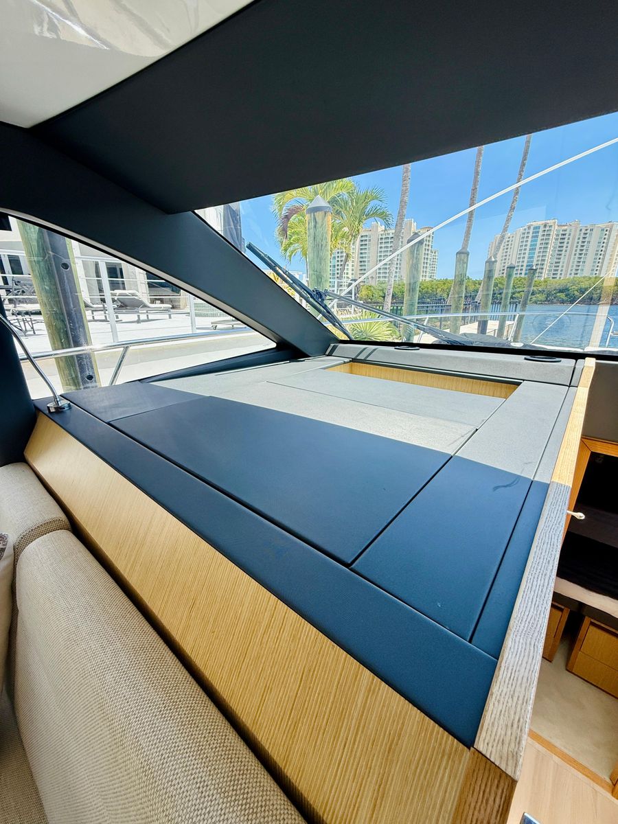 2019 Sealine 44 