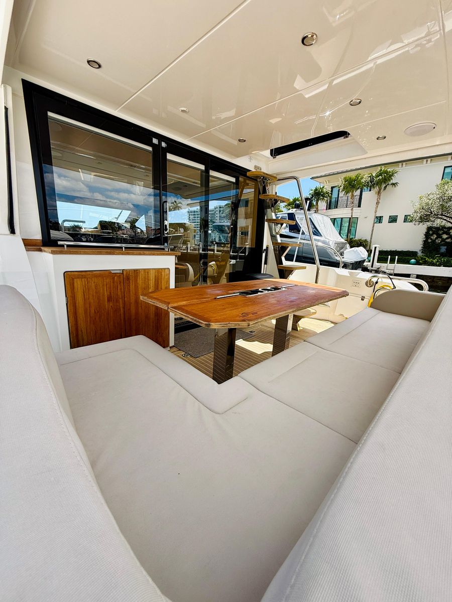 2019 Sealine 44 