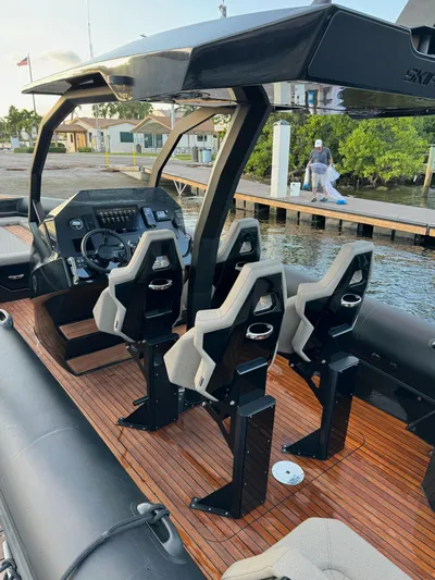 2024 Skipper 34 Twin 300 V8 Yacht Photos Pics 