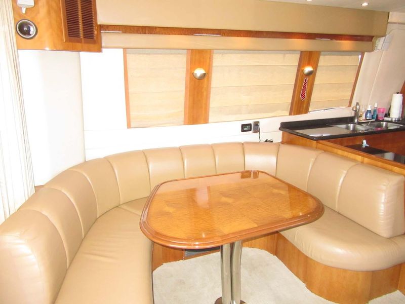 2006 Carver 560 Voyager