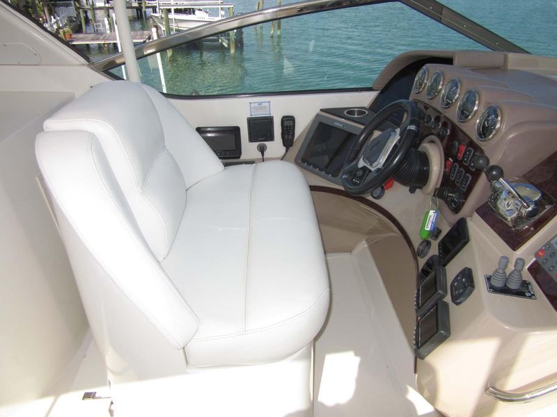 2006 Carver 560 Voyager