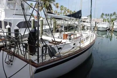 1985 Endeavour 42