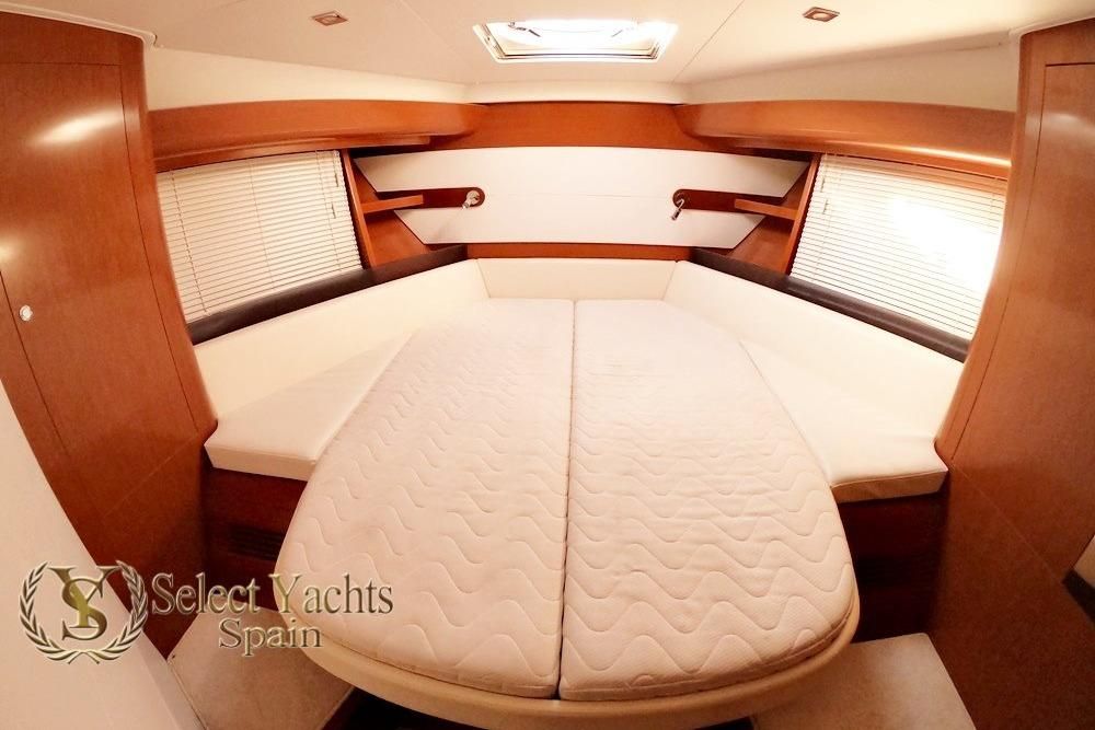 2010 Beneteau 42 