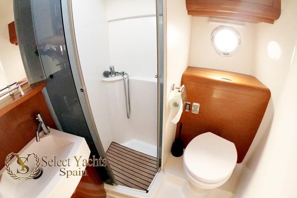 2010 Beneteau 42 