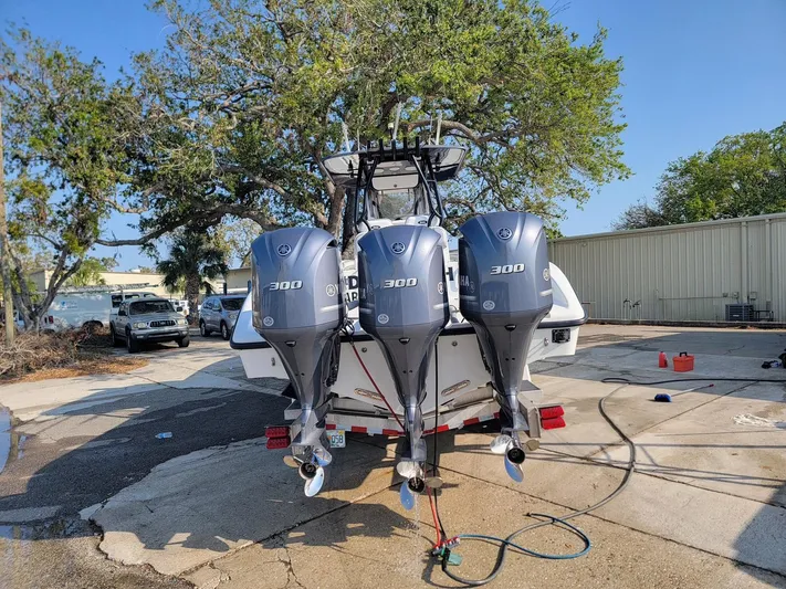 Liquid Wrench Yacht Photos Pics 