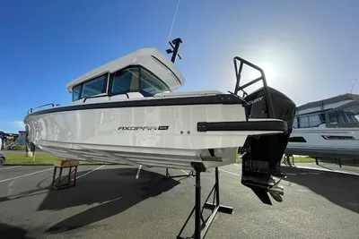 2025 Axopar 29 XC Cross Cabin