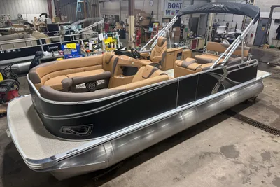 Tahoe LTZ 2385 Cruise Rear Bench (CRB) & Honda 4-Stroke EFI