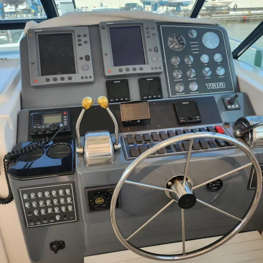 Majik Act III Yacht Photos Pics 