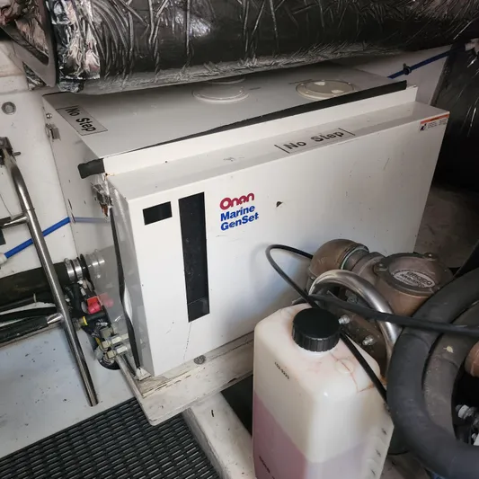 Majik Act III Yacht Photos Pics 