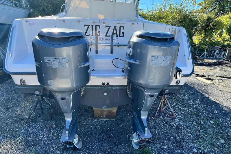 Zig Zag Yacht Photos Pics 2004 Grady-White Express 330 boat with twin Yamaha 250 outboard engines.