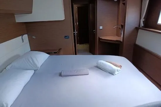 Costabella Yacht Photos Pics Cabin View (3)