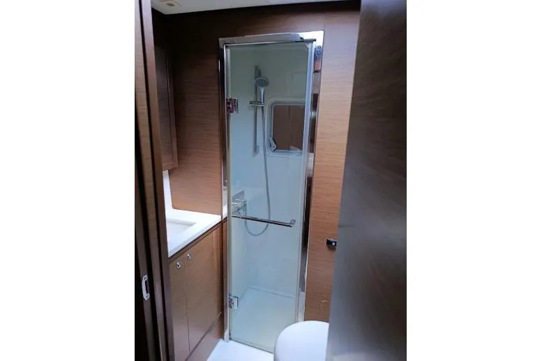 Costabella Yacht Photos Pics Heads View (6)