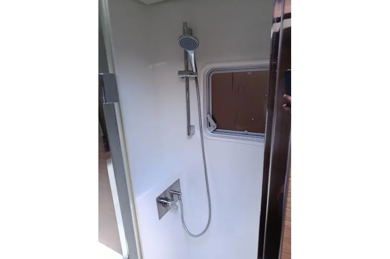 Costabella Yacht Photos Pics Heads View (8)