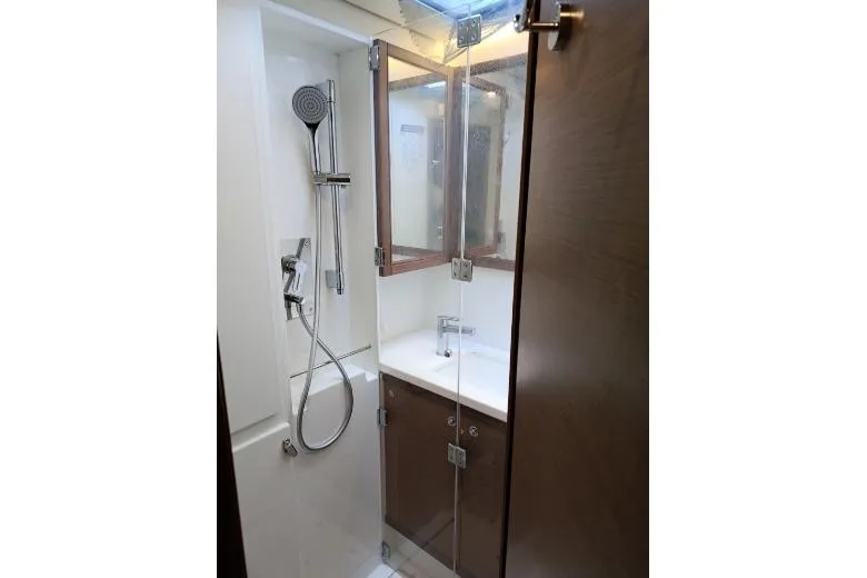 Costabella Yacht Photos Pics Heads View (10)