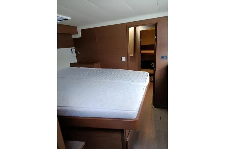 Costabella Yacht Photos Pics Cabin View (5)