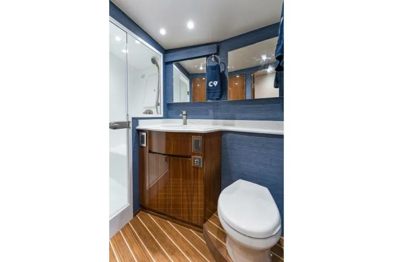 Hammerheads Yacht Photos Pics 2021 Viking 54 Convertible HAMMERHEADS Master Stateroom Head