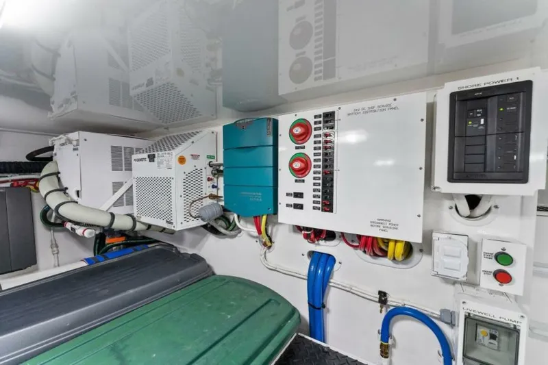 Hammerheads Yacht Photos Pics 2021 Viking 54 Convertible HAMMERHEADS Engine Room