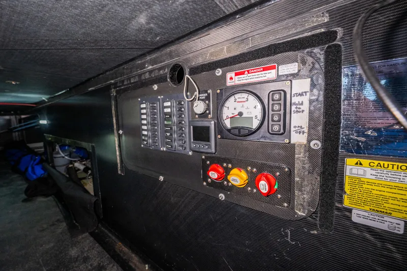 Manifest Yacht Photos Pics 