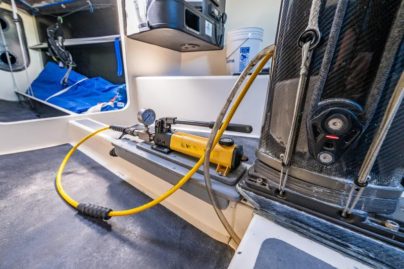 Manifest Yacht Photos Pics 