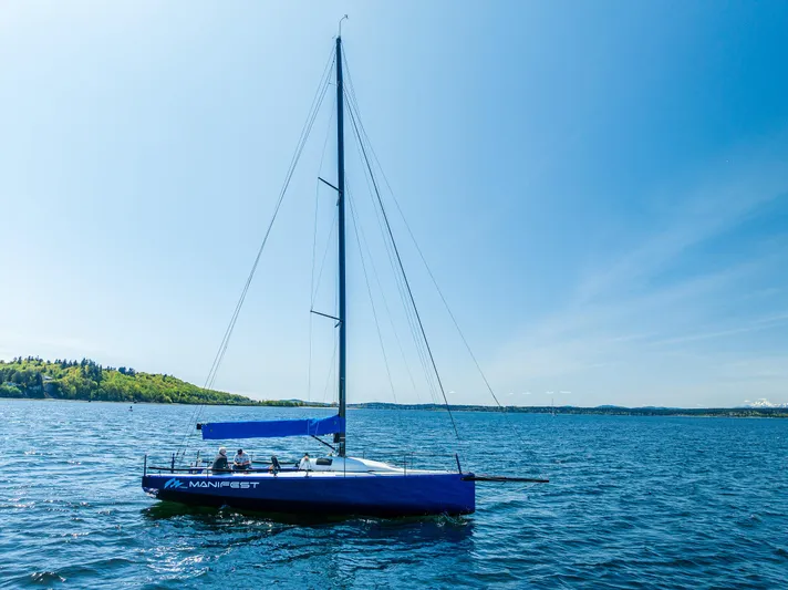 Manifest Yacht Photos Pics 2016 Offshore Racing Van Munster Boats Fred Barrett 35 sailing on a sunny day.