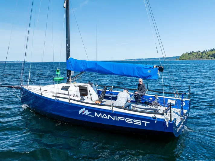 Manifest Yacht Photos Pics 
