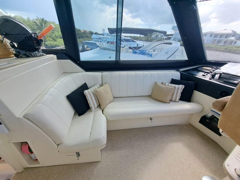 1990 Hatteras 52 Cockpit Motor Yacht