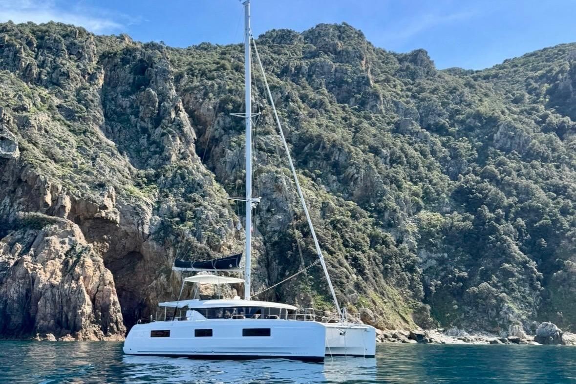 2023 Lagoon 45 