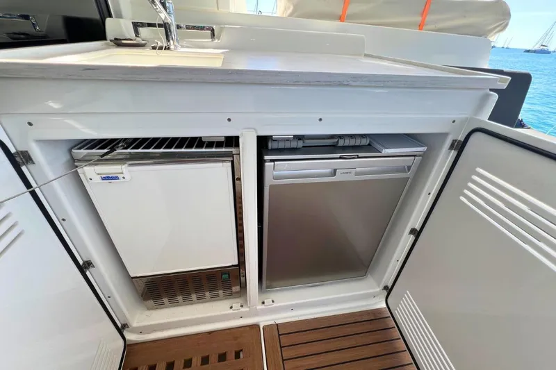 Epicure Yacht Photos Pics LAGOON 46 DE 2023